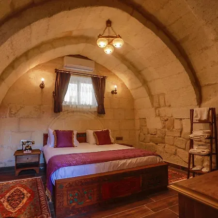 Hotel Ada Cave *