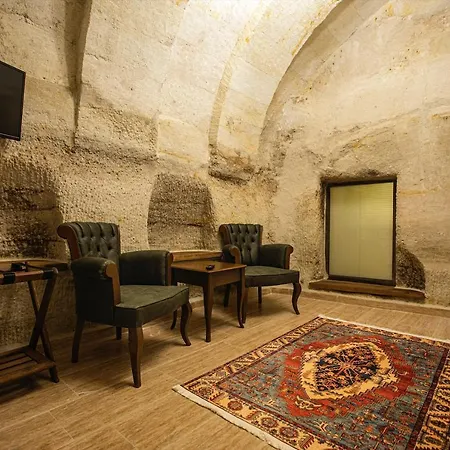 Hotel Ada Cave *