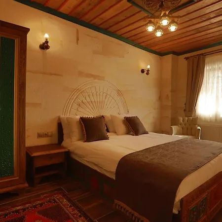 Hotel Ada Cave