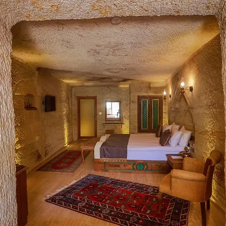 Hotel Ada Cave