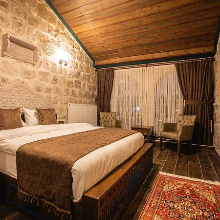 Ada Cave מלון גורמה