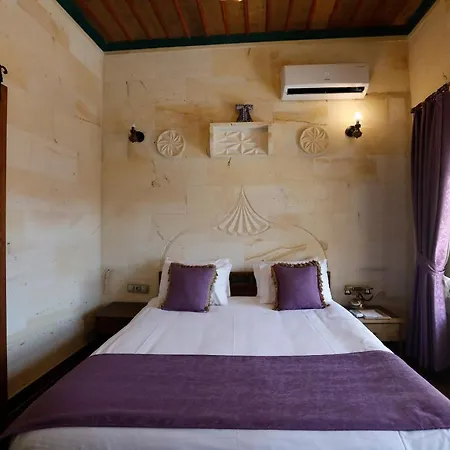 Hotel Ada Cave *