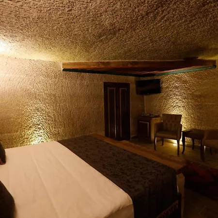 Hotel Ada Cave